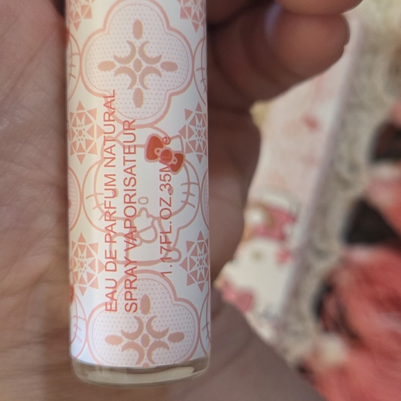 Hello Kitty Perfume - Picture 4 of 5